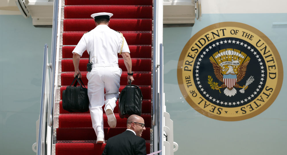 Tình báo Trung Quốc và Mỹ xô xát vì vali hạt nhân của Trump