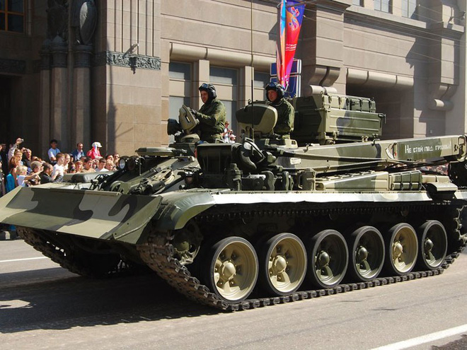 Phương tiện đặc biệt đi kèm xe tăng T-90 Nga vừa gửi cho Iraq