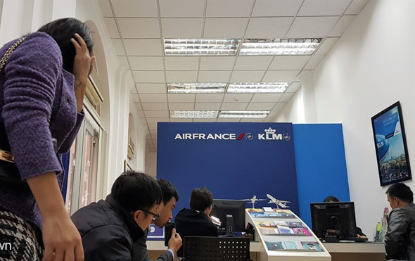 Khách bay bị Air France đơn phương hủy vé: Chúng tôi gần như mất Tết