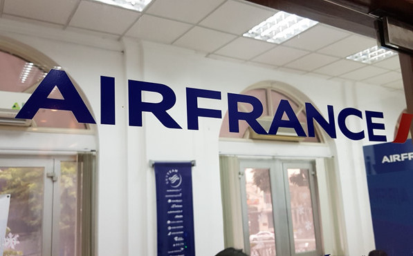 Khách bay bị Air France đơn phương hủy vé: Chúng tôi gần như mất Tết