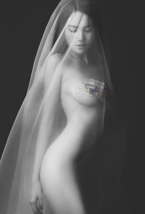 Ngọc Trinh bất ngờ tung ảnh nude đầu năm mới