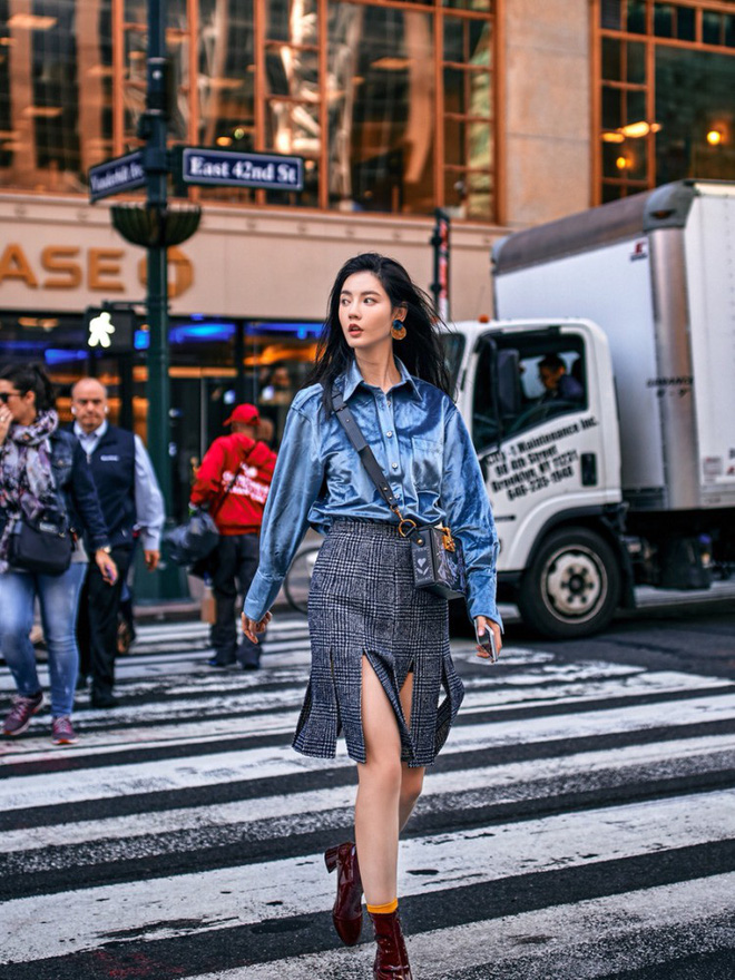 Lên đồ đẹp mĩ mãn cho ngày đi làm đầu xuân với 5 sắc trang phục nổi bật và cực trendy