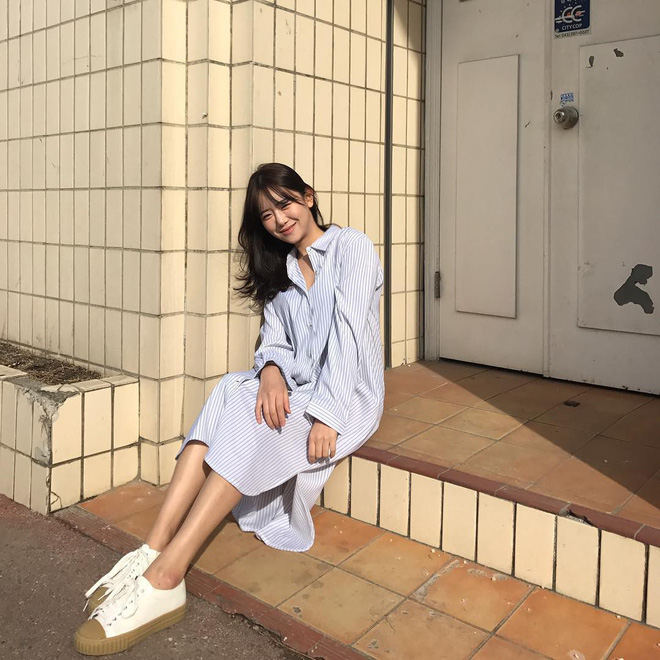Lười mix đồ nhưng vẫn muốn trông mình thật hay ho, bạn hãy sắm ngay một chiếc váy sơ mi dáng rộng như thế này Lười mix đồ nhưng vẫn muốn trông mình thật hay ho, bạn hãy sắm ngay một chiếc váy sơ mi dáng rộng như thế này