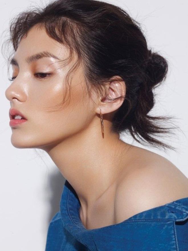 Sang năm 2018, tô son nhoè ra viền và rắc nhũ là xu hướng đang được dự đoán sẽ hot!