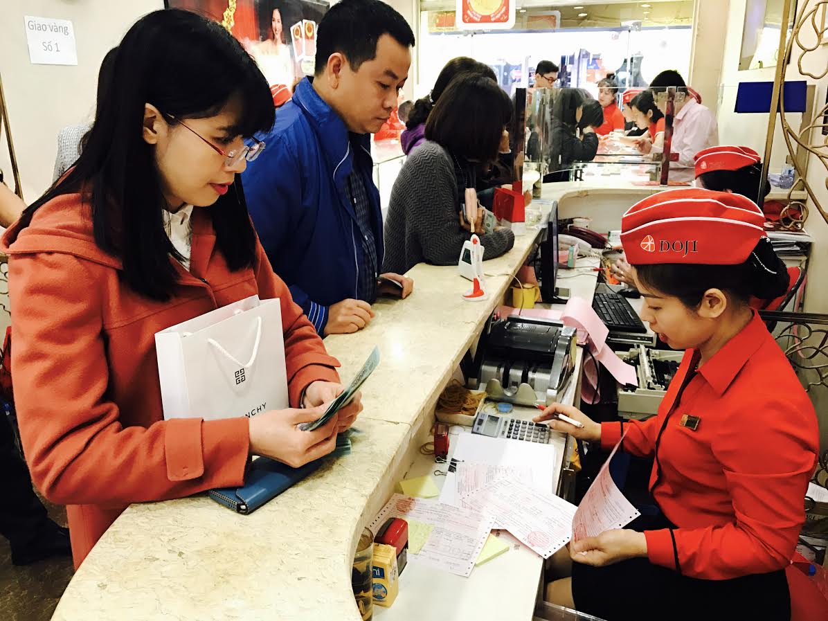 Mua vàng may mắn ngày Thần Tài có bán được không?