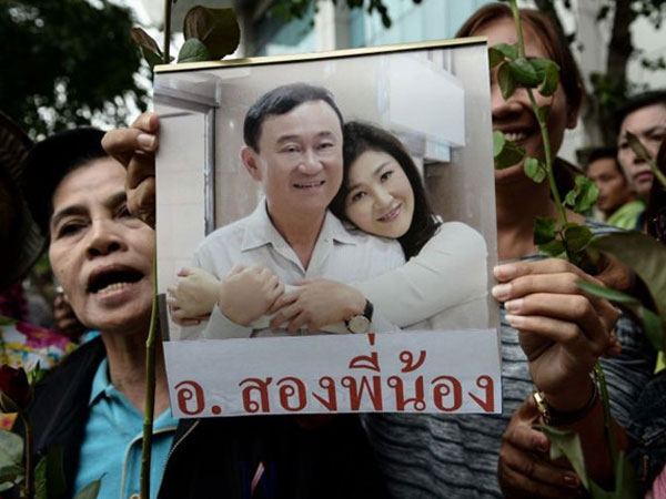 Anh em cựu thủ tướng Yingluck xuất hiện tại Singapore