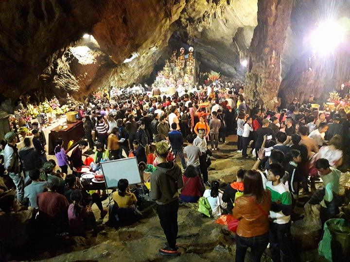 Chủ tịch Hà Nội: Cấm sử dụng xe công đi lễ hội