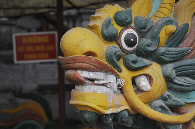 Lễ hội chùa Hương: Du khách méo mặt vì bị chặt chém