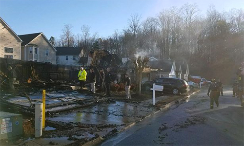 Nổi giận sau ly hôn, cô vợ làm cháy 20 ngôi nhà