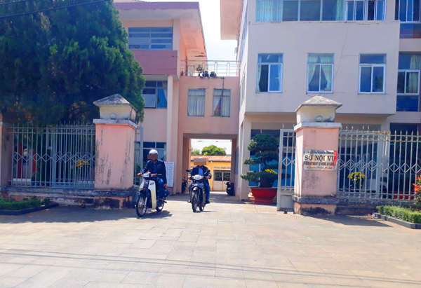 Gia Lai: Vướng nợ nần, nhiều cán bộ bỏ nhiệm sở