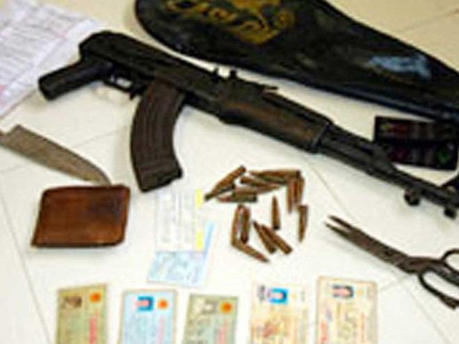 Bắt sống 2 tên cướp tiệm vàng thủ súng AK