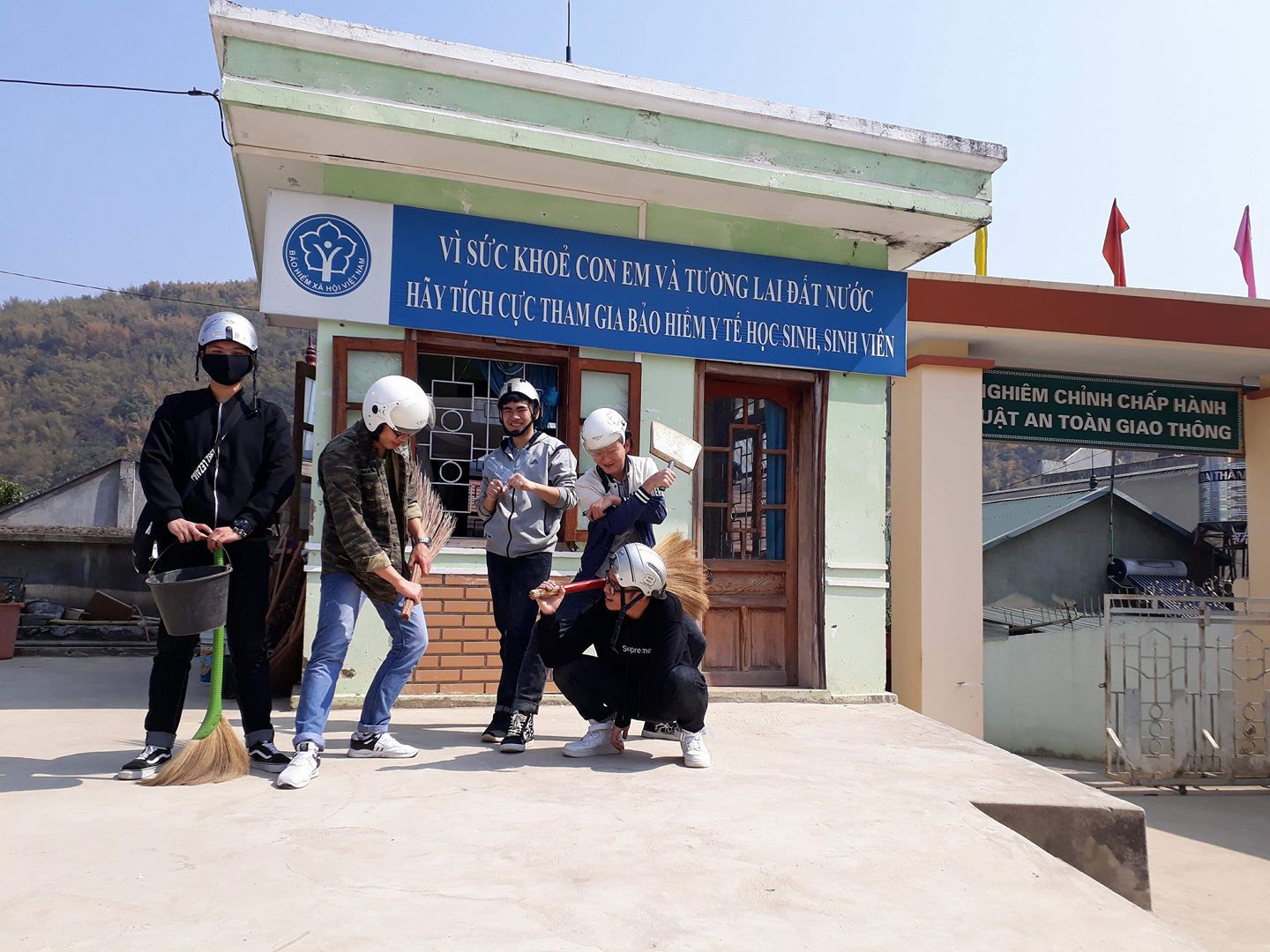 Chùm ảnh họp lớp: Mỗi năm quân số lại rơi rụng đi 1 ít