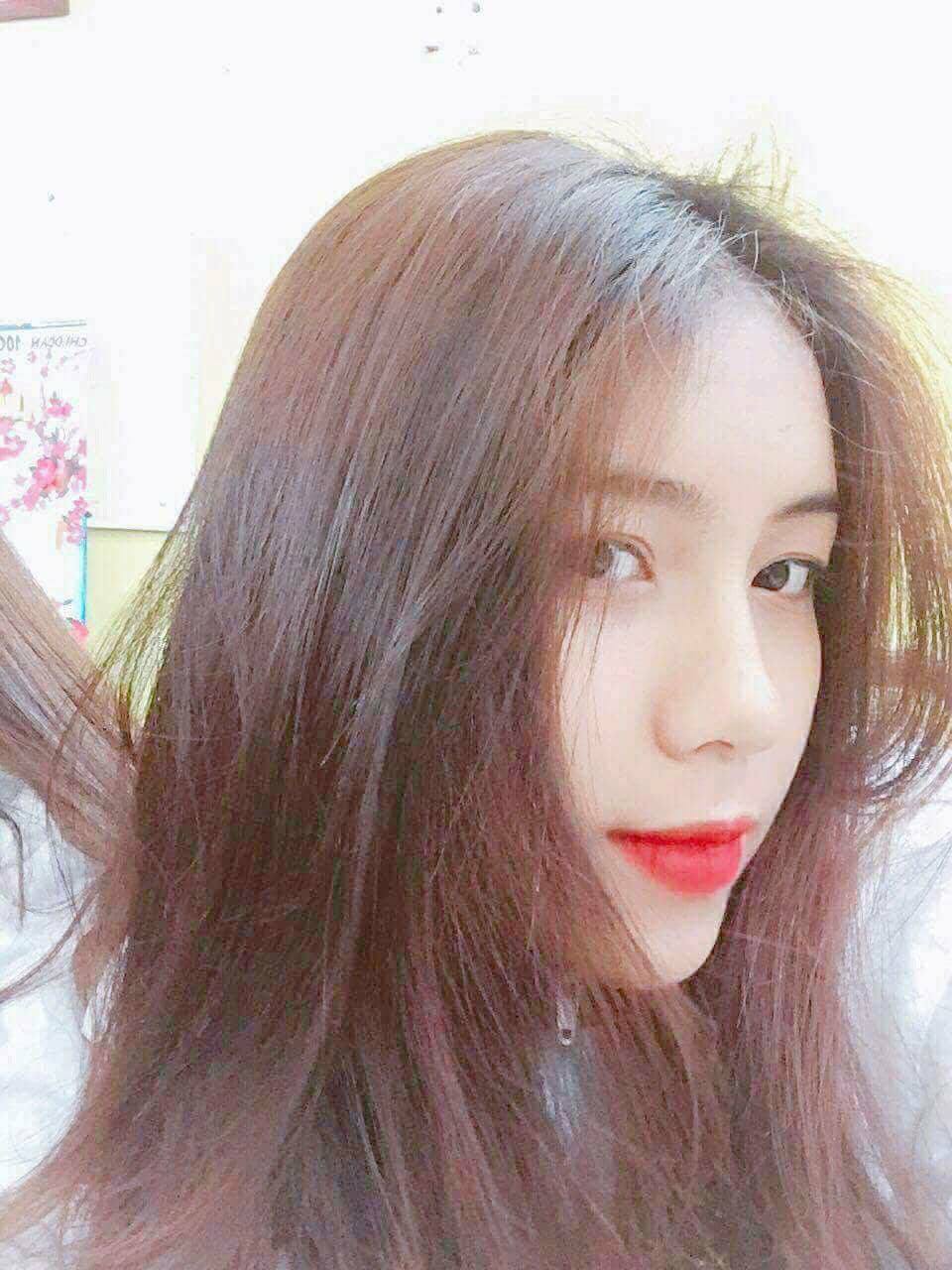 Nữ đô vật 16 tuổi xinh như mộng ở hội làng gây sốt mạng