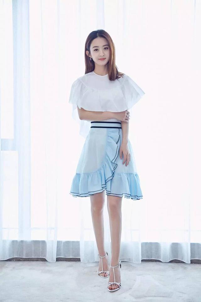 Mỹ nhân Hoa ngữ tiết lộ tuyệt chiêu ăn gian tuổi tác nhờ trang phục cực đơn giản!