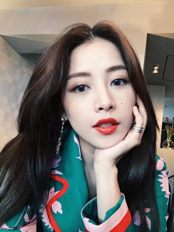 Chi Pu bất ngờ xoá nốt ruồi may mắn, Gil Lê đá xéo bạn thân khi bảo làm trò?