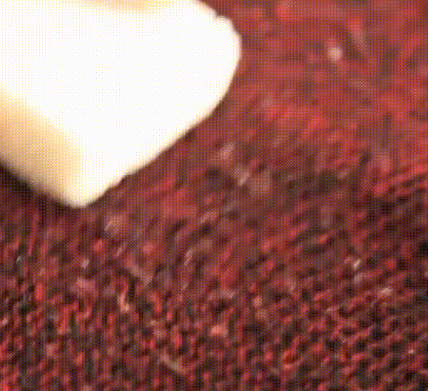 Áo len xù đến mấy cũng như mới nhờ 3 mẹo loại bỏ lông xù cực kì đơn giản