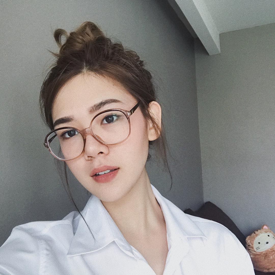 Mặt nào rẽ ngôi nấy: Cẩm nang chọn ngôi tóc hợp từng dáng mặt giúp bạn xinh và ăn ảnh hơn Mặt nào rẽ ngôi nấy: Cẩm nang chọn ngôi tóc hợp từng dáng mặt giúp bạn xinh và ăn ảnh hơn