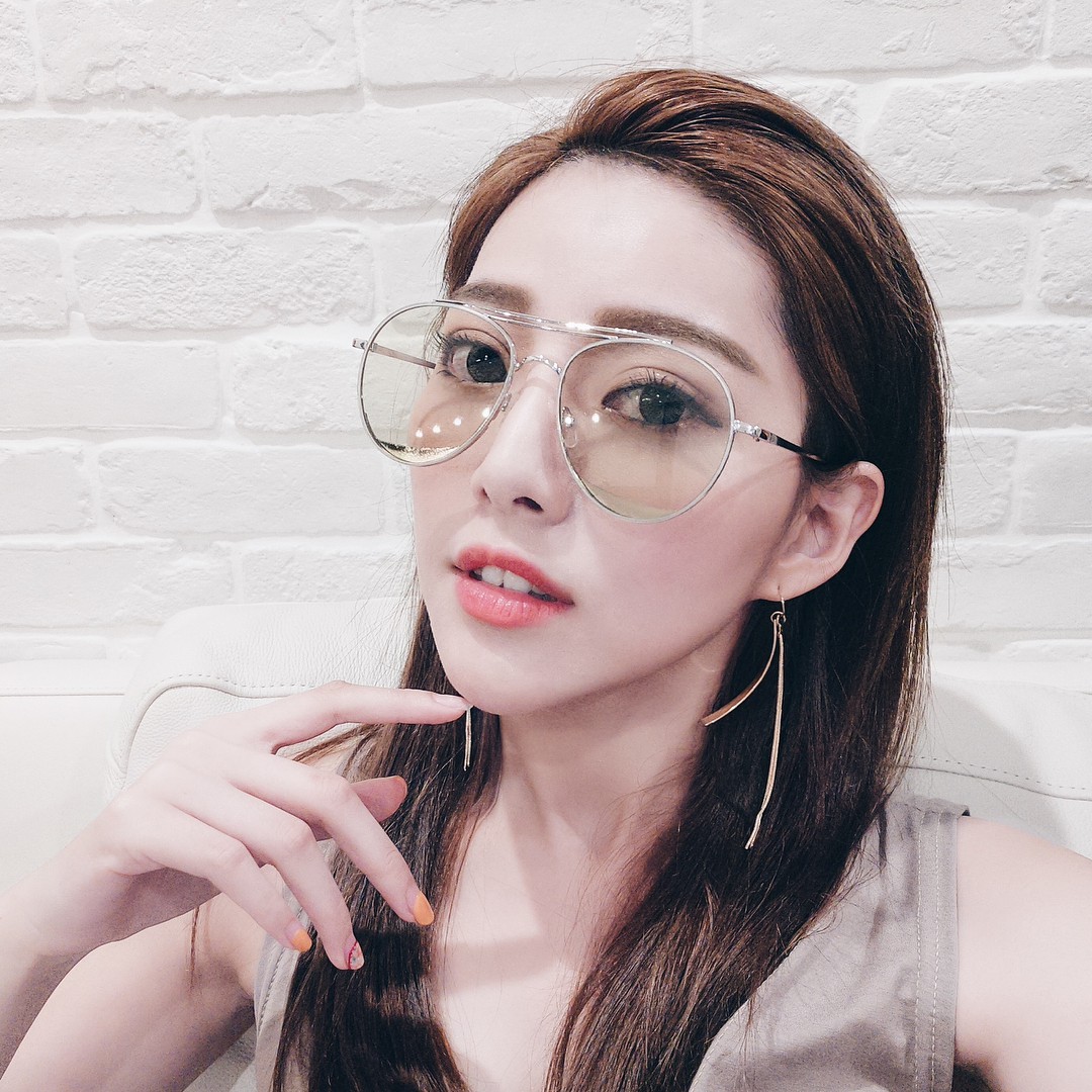 Mặt nào rẽ ngôi nấy: Cẩm nang chọn ngôi tóc hợp từng dáng mặt giúp bạn xinh và ăn ảnh hơn Mặt nào rẽ ngôi nấy: Cẩm nang chọn ngôi tóc hợp từng dáng mặt giúp bạn xinh và ăn ảnh hơn