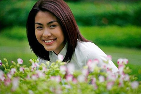 Vì sao không dấn thân vào showbiz nhưng Tăng Thanh Hà và Thu thảo vẫn đông fan?