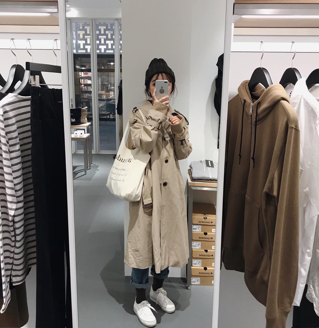 Ngày mưa âm u không biết mặc gì, bạn chỉ cần ghi nhớ 5 items này là sẽ có ngay loạt set đồ ưng mắt Ngày mưa âm u không biết mặc gì, bạn chỉ cần ghi nhớ 5 items này là sẽ có ngay loạt set đồ ưng mắt