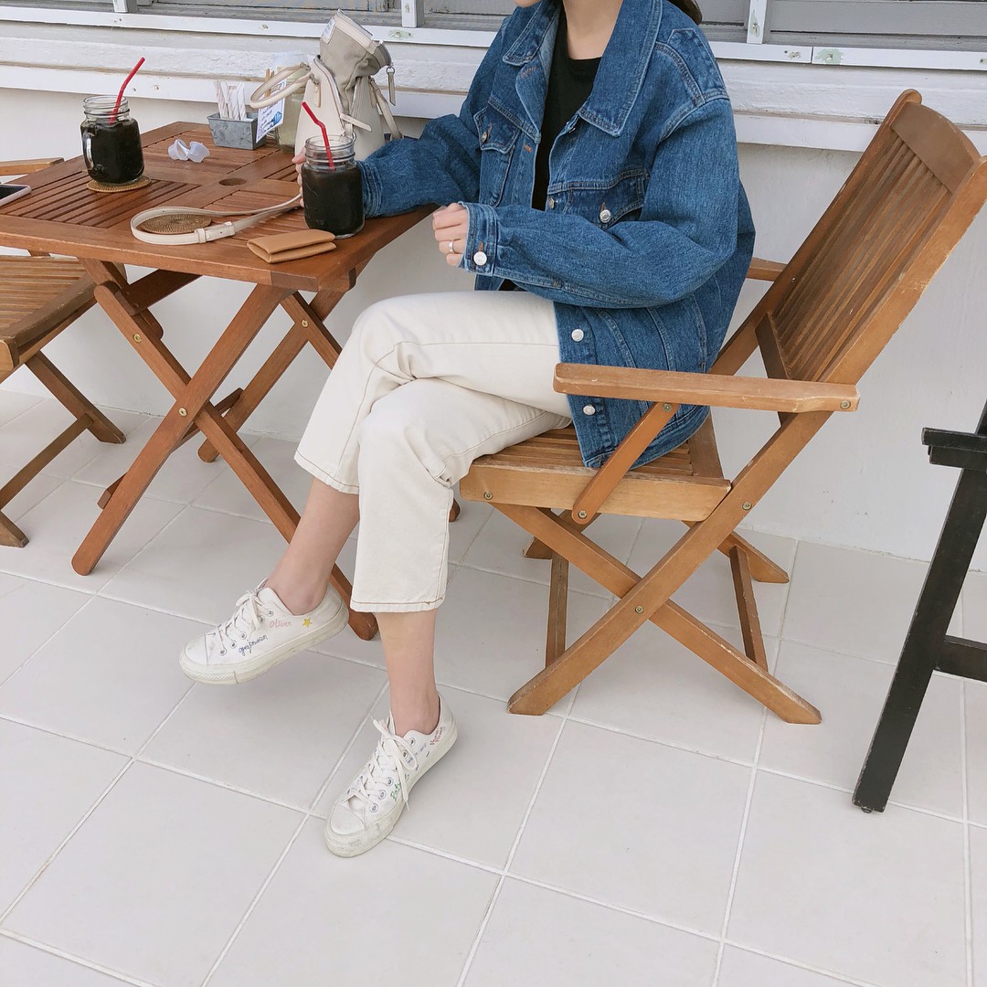 Ngày mưa âm u không biết mặc gì, bạn chỉ cần ghi nhớ 5 items này là sẽ có ngay loạt set đồ ưng mắt Ngày mưa âm u không biết mặc gì, bạn chỉ cần ghi nhớ 5 items này là sẽ có ngay loạt set đồ ưng mắt