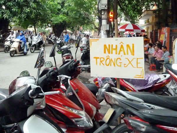 Phạt gần 1 tỷ đồng các bãi giữ xe tăng giá trong Tết