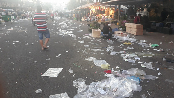 Choáng với hình ảnh Đà Lạt ngập rác sau Tết