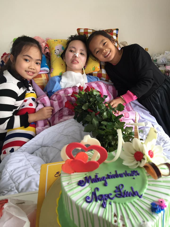 Sinh nhật đặc biệt của cô nữ sinh bị tai nạn giao thông, suốt nửa năm giành giật sự sống trong bệnh viện