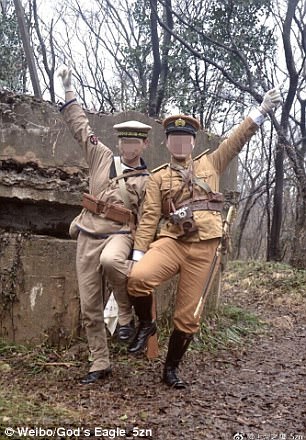 2 người TQ bị chỉ trích vì ăn mặc như phát xít Nhật