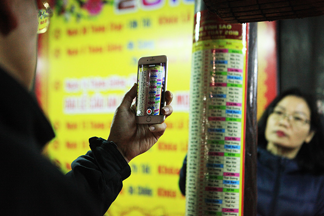 Sợ sao xấu chiếu mệnh, chen nhau đăng ký giải hạn ở chùa Phúc Khánh