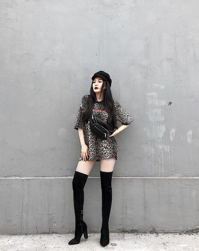 Lộ diện các cô em gái xinh như hot girl của ca sĩ Hương Tràm, một cô trong đó nổi đình đám mạng xã hội Lộ diện các cô em gái xinh như hot girl của ca sĩ Hương Tràm, một cô trong đó nổi đình đám mạng xã hội