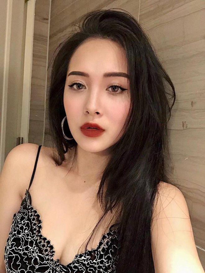 Lộ diện các cô em gái xinh như hot girl của ca sĩ Hương Tràm, một cô trong đó nổi đình đám mạng xã hội Lộ diện các cô em gái xinh như hot girl của ca sĩ Hương Tràm, một cô trong đó nổi đình đám mạng xã hội