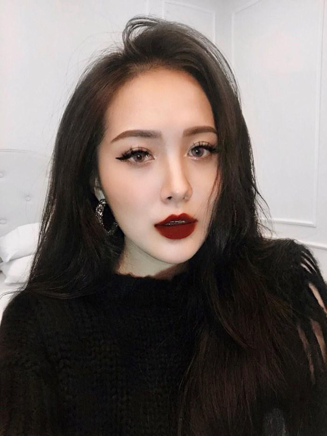 Lộ diện các cô em gái xinh như hot girl của ca sĩ Hương Tràm, một cô trong đó nổi đình đám mạng xã hội Lộ diện các cô em gái xinh như hot girl của ca sĩ Hương Tràm, một cô trong đó nổi đình đám mạng xã hội