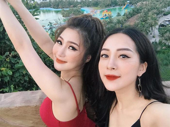 Lộ diện các cô em gái xinh như hot girl của ca sĩ Hương Tràm, một cô trong đó nổi đình đám mạng xã hội Lộ diện các cô em gái xinh như hot girl của ca sĩ Hương Tràm, một cô trong đó nổi đình đám mạng xã hội