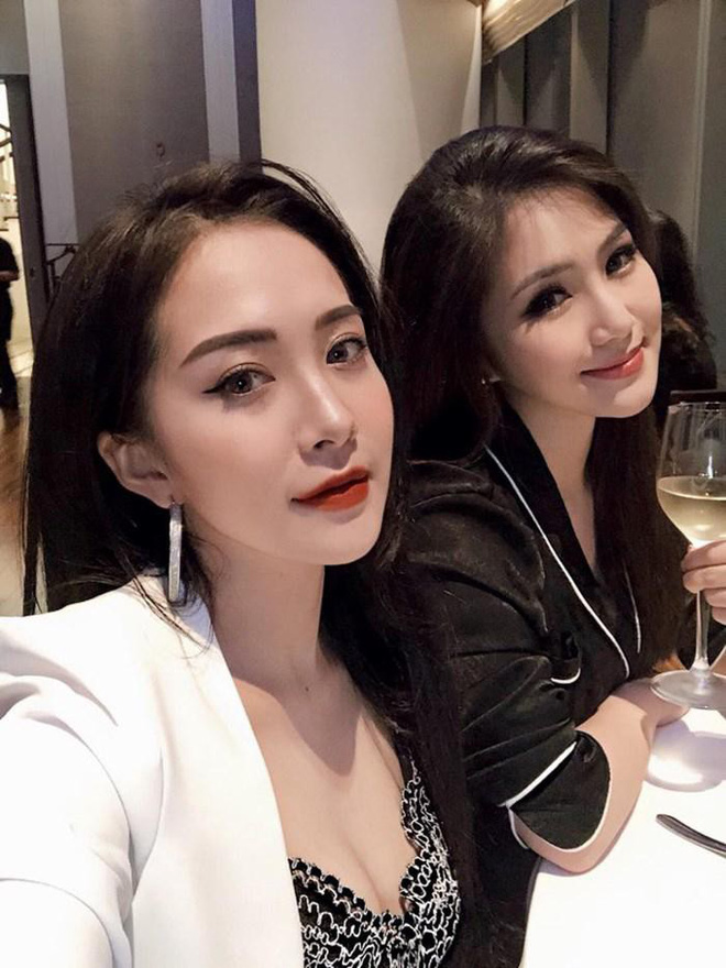 Lộ diện các cô em gái xinh như hot girl của ca sĩ Hương Tràm, một cô trong đó nổi đình đám mạng xã hội Lộ diện các cô em gái xinh như hot girl của ca sĩ Hương Tràm, một cô trong đó nổi đình đám mạng xã hội