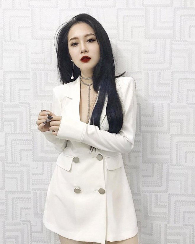 Lộ diện các cô em gái xinh như hot girl của ca sĩ Hương Tràm, một cô trong đó nổi đình đám mạng xã hội