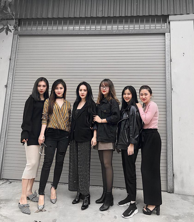 Lộ diện các cô em gái xinh như hot girl của ca sĩ Hương Tràm, một cô trong đó nổi đình đám mạng xã hội