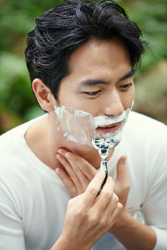 Lee Jin Wook: Điển trai, may mắn hẹn hò toàn chị đại quyền lực và kết cục bị chính bạn gái kiện vì tội cưỡng dâm - 7 Lee Jin Wook: Điển trai, may mắn hẹn hò toàn chị đại quyền lực và kết cục bị chính bạn gái kiện vì tội cưỡng dâm - 7