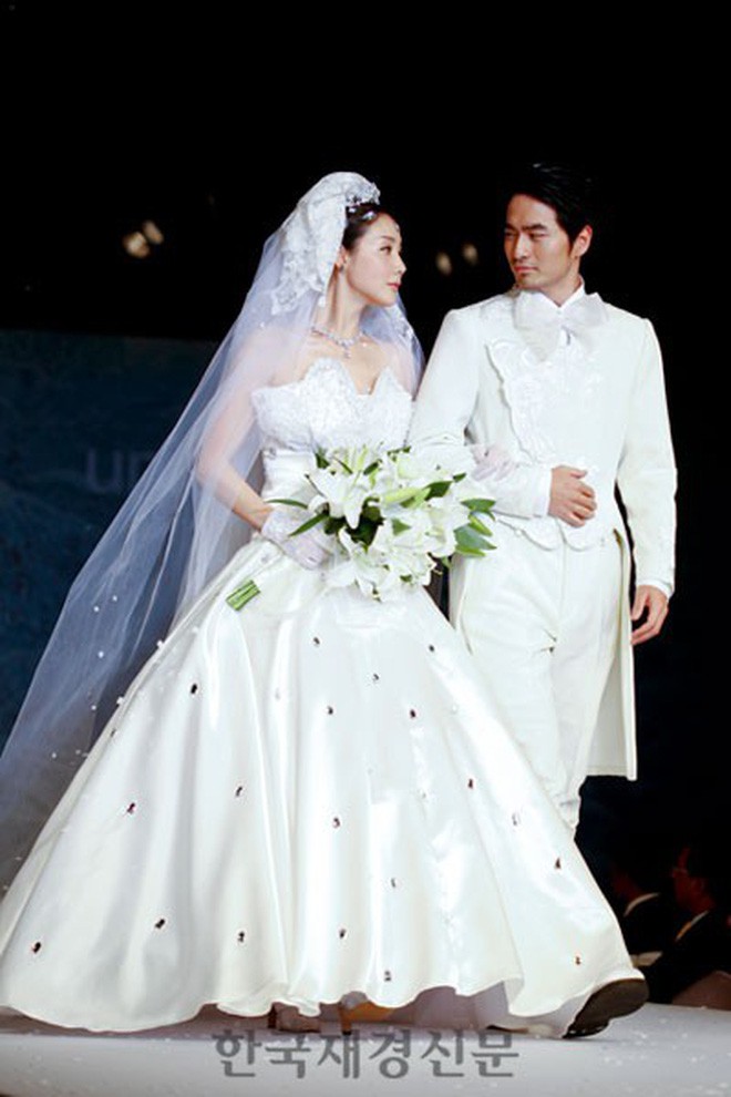 Lee Jin Wook: Điển trai, may mắn hẹn hò toàn chị đại quyền lực và kết cục bị chính bạn gái kiện vì tội cưỡng dâm - 17 Lee Jin Wook: Điển trai, may mắn hẹn hò toàn chị đại quyền lực và kết cục bị chính bạn gái kiện vì tội cưỡng dâm - 17