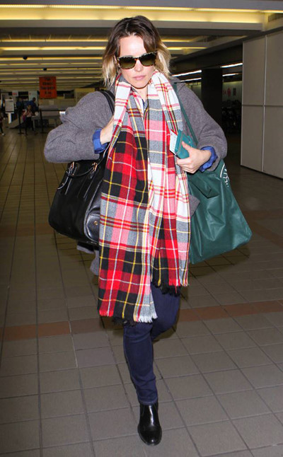 Mỹ nhân phim The Notebook mang bầu lần đầu ở tuổi 40