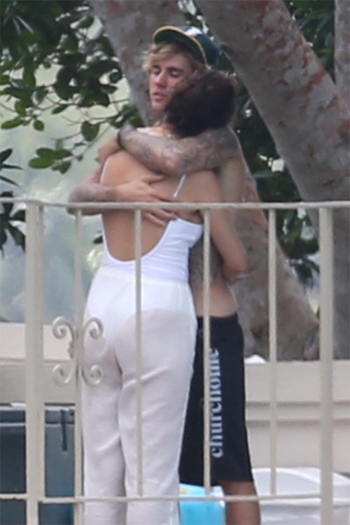 Selena như quên cả thế gian khi ở trong vòng tay Justin Bieber