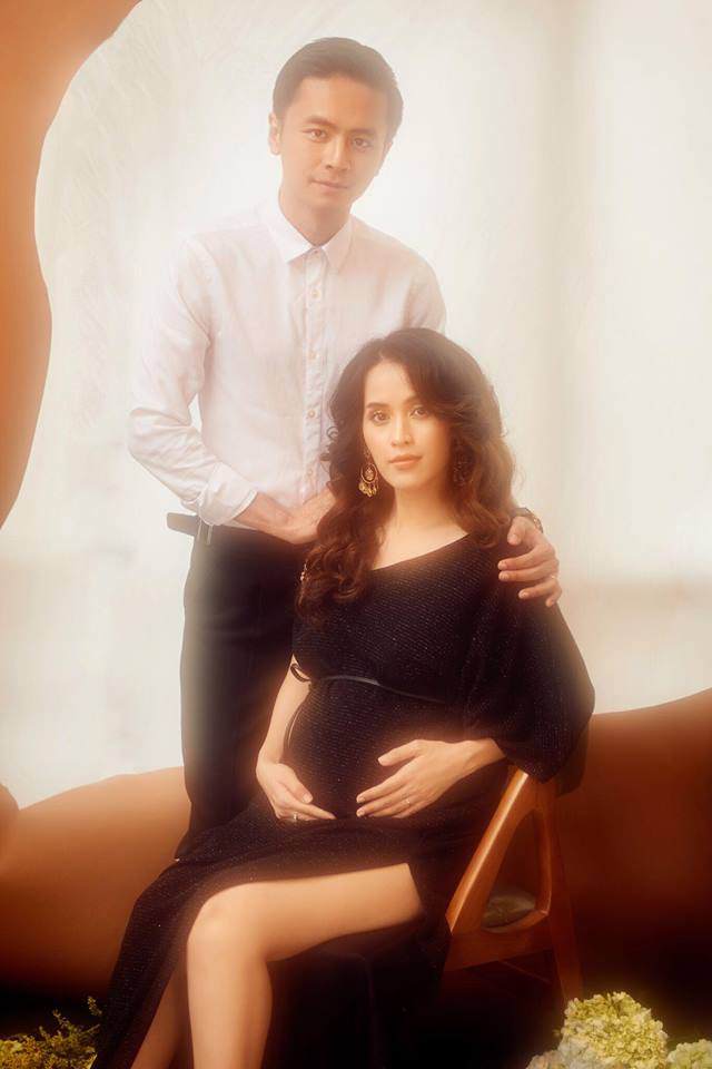 Văn Anh nói lời ngọt ngào với Tú Vi: Mang bầu là khoảng thời gian mình thích ngắm vợ nhất