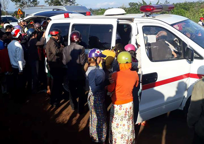 Hai vợ chồng có dấu hiệu tâm thần khi nhốt con trong nhà suốt tuần