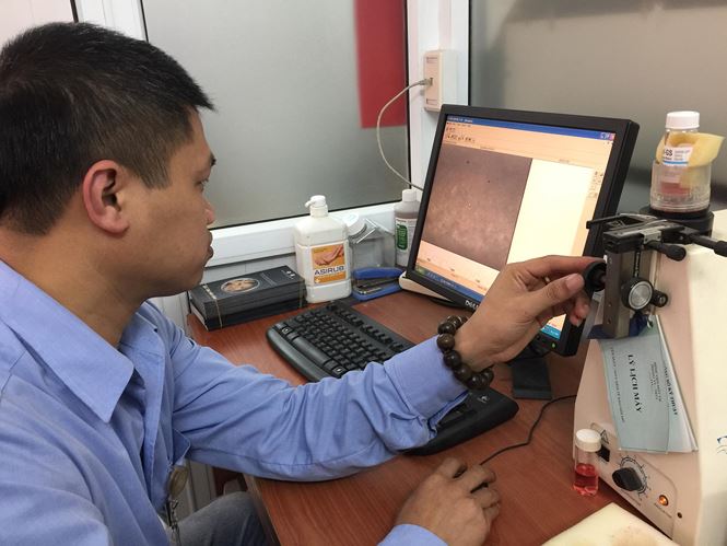 Bác sỹ nghiêng mình vì nghĩa cử của bệnh nhi 7 tuổi