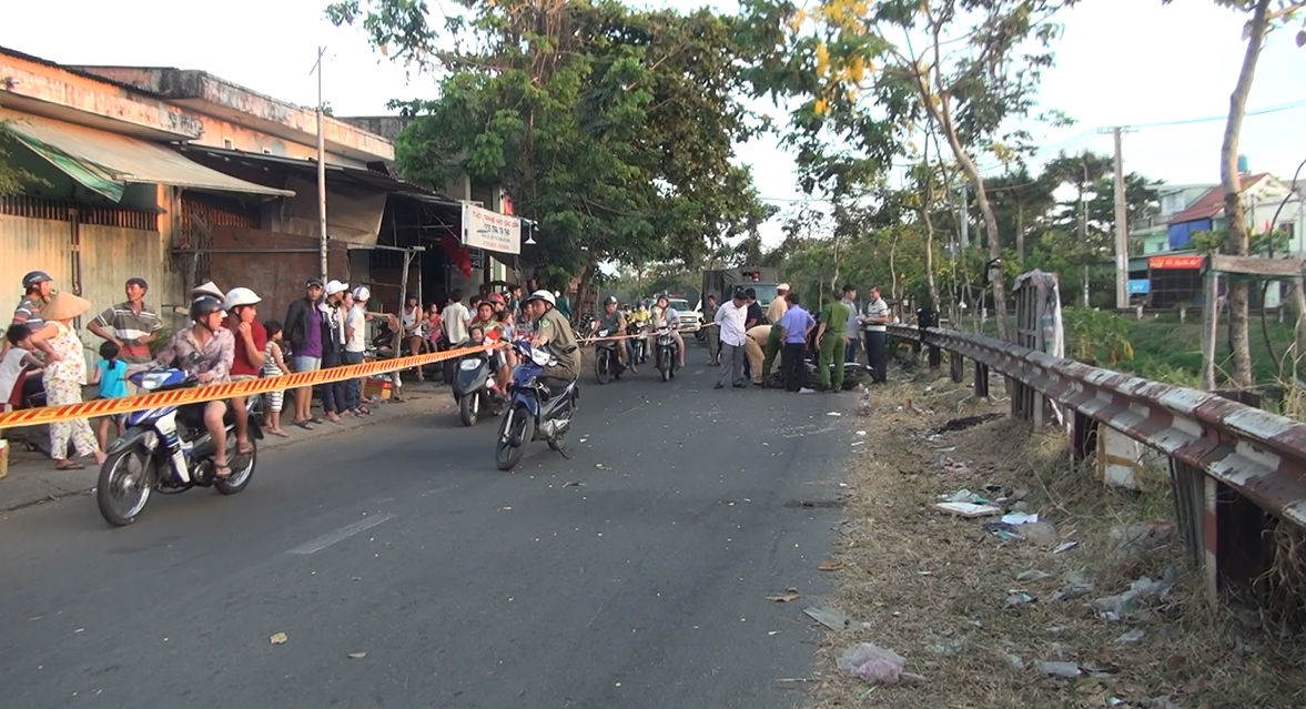 Sự thật nam thanh niên tử vong với vết cắt sâu gần lìa cổ cạnh xe máy ở Sài Gòn