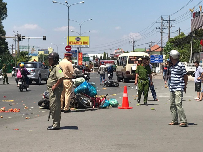 Xác định nguyên nhân xe khách vượt đèn đỏ tông hàng loạt xe máy, 6 người bị thương