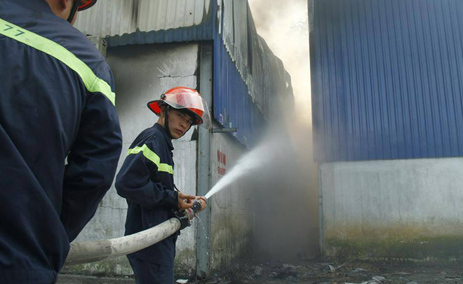 Cháy ở xưởng sản xuất đồ gỗ mới khai trương rộng hơn 1.000 m2