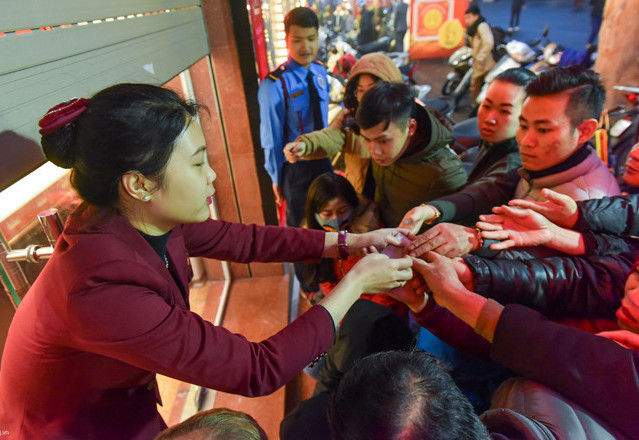 Mua vàng ngày Vía Thần Tài chịu giá đắt, bán ra lỗ nặng