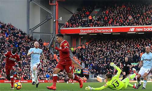 Liverpool vượt mốc ghi 100 bàn mùa này, qua mặt Man Utd lên nhì bảng