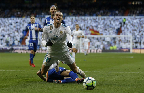 Ronaldo lập cú đúp, Real thắng trận thứ năm liên tiếp